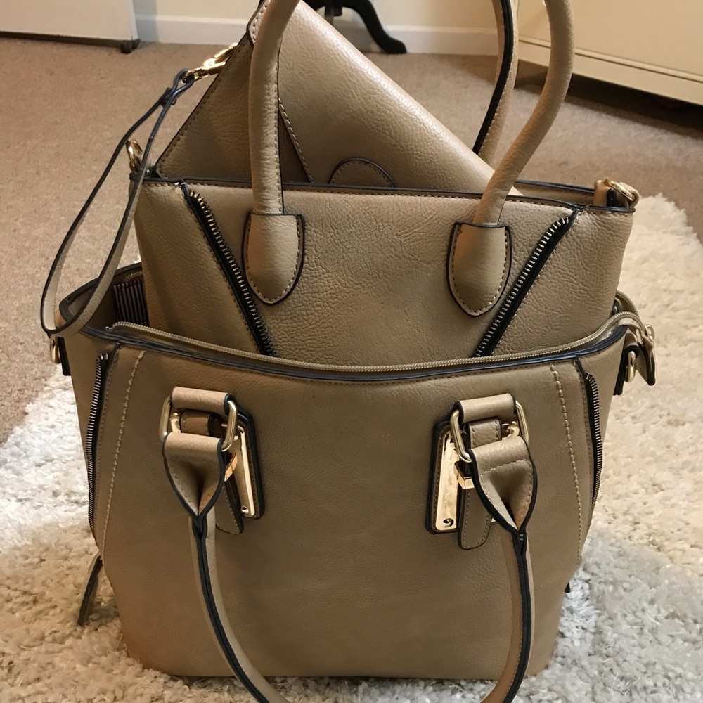 “Steal 3 in 1” Beautiful Cream bag set !!!